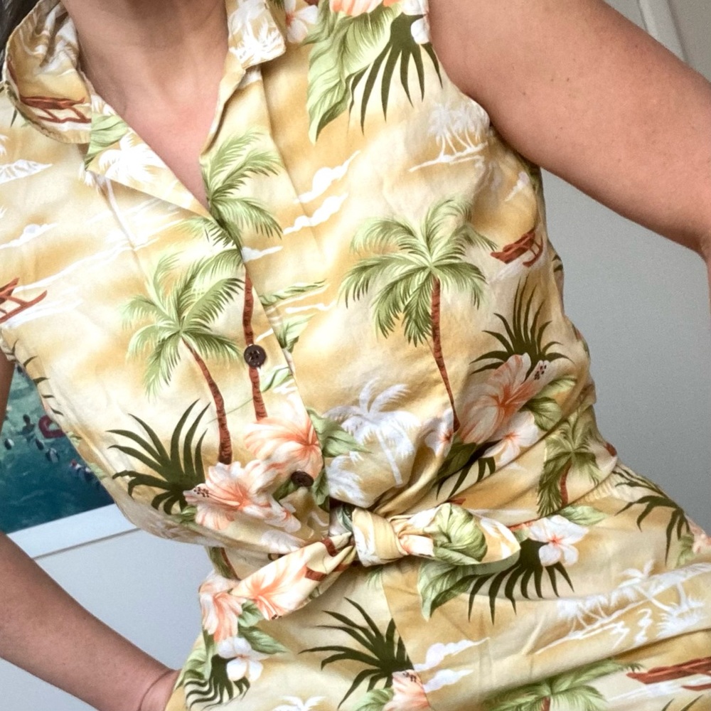 Bishop St Vintage tropical Hawaiian 2 piece set sleeveless blouse and cap…